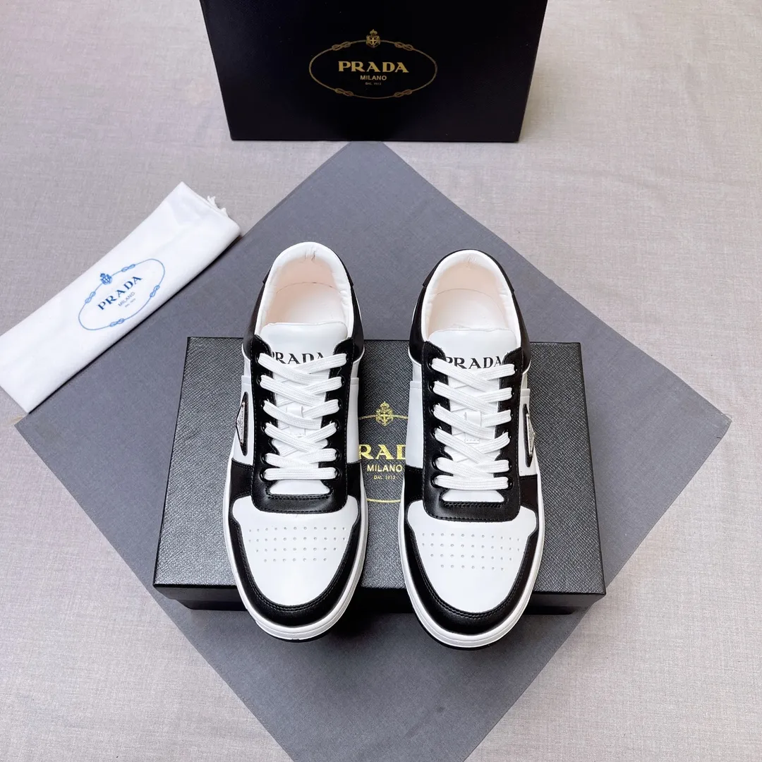 P380 Prada Prada's new men's leather sneakers, the highest version on the market, any comparison is welcome🆚! The original leather has excellent texture and is super high-end! Fetal sheep net lining imported from Italy, removable pad! Luxurious materials and fine workmanship, highly recommended! Code number 38-45 No. 058